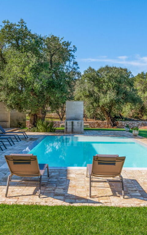 Tenuta Palù: Balcony / Terrace / Patio, Building Exterior, Garden, Pool