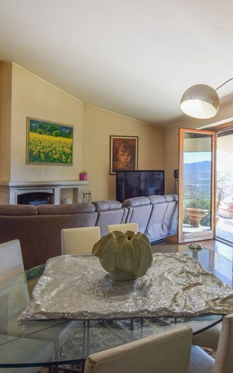 Villa Paradiso: Dining Room, Living Room