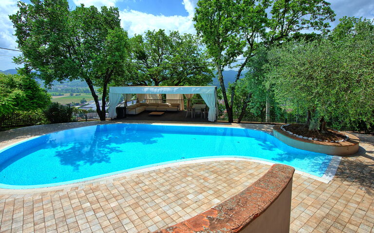 Villa Paradiso: Garden, Pool