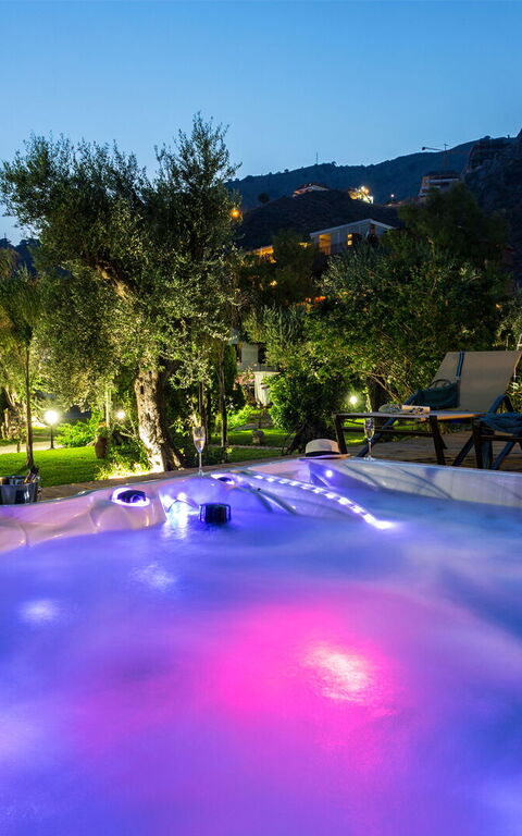 Villa Bellasia: Building Exterior, Garden, Hot Tub, Outdoor