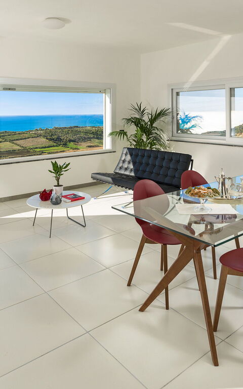 Villa Giglio Di Mare: Dining Room, Living Room
