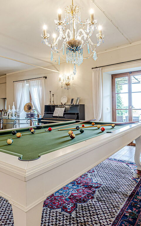 Chateau La Siroque: Living Room