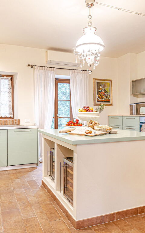 Chateau La Siroque: Kitchen