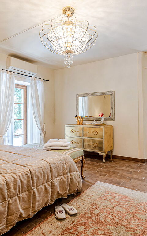 Chateau La Siroque: Bedroom