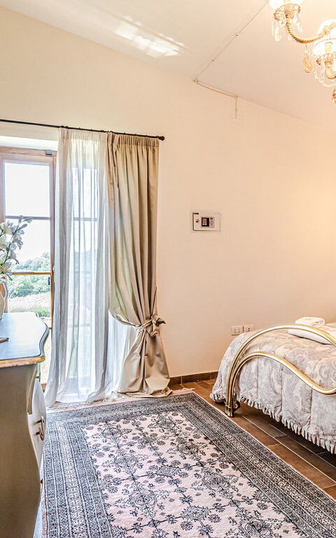 Chateau La Siroque: Bedroom