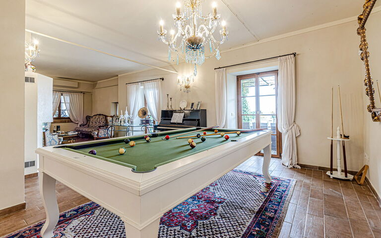 Chateau La Siroque: Living Room