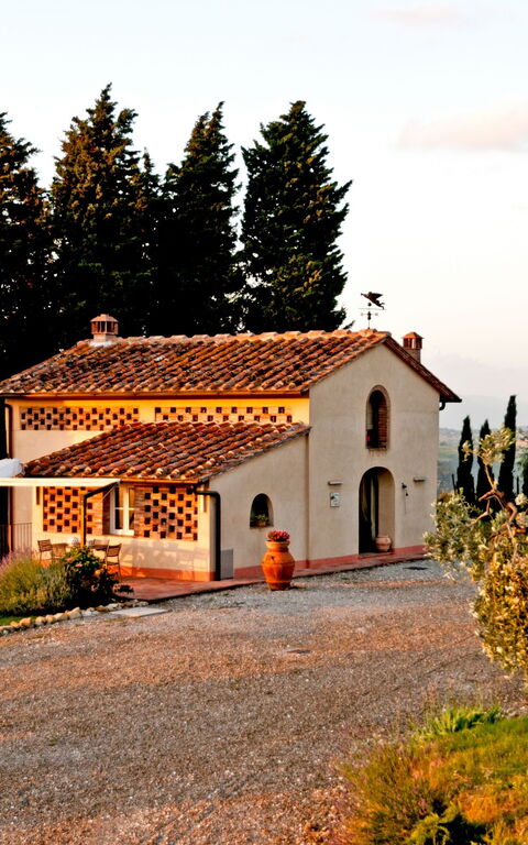 Cottage Colle Di Sotto: Building Exterior, Garden, Main Entrance, Outdoor