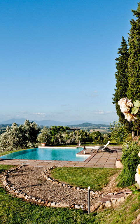 Cottage Colle Di Sotto: Building Exterior, Garden, Outdoor, Pool