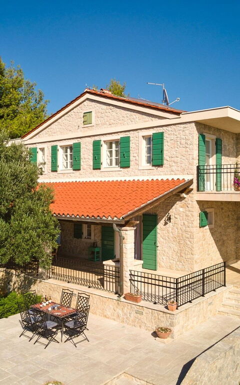 Orvas Villa 189: Balcony / Terrace / Patio, Building Exterior