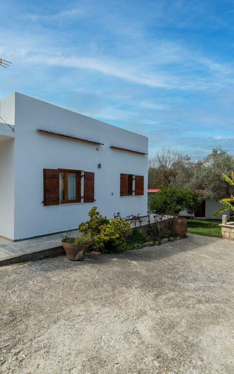 Klapas: Balcony / Terrace / Patio, Main Entrance