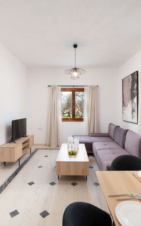 Klapas: Dining Room, Living Room