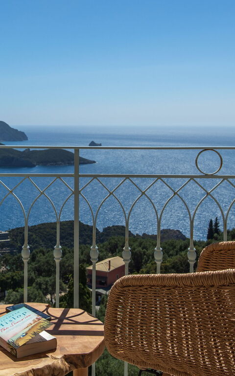 Villa Thea Mare Maistro: Balcony / Terrace / Patio