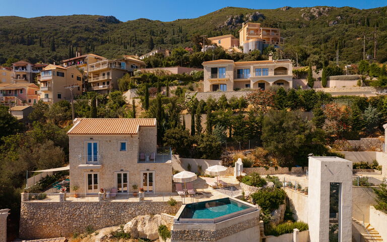 Villa Thea Mare Maistro