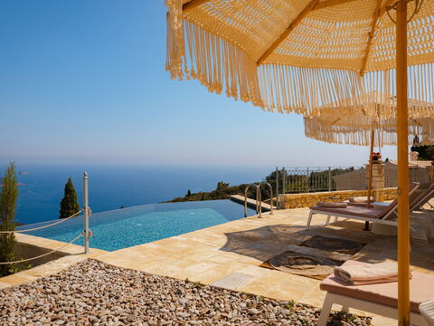 Villa Thea Mare Maistro