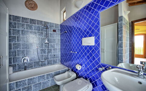 Accommodation Torre 3: Bathroom