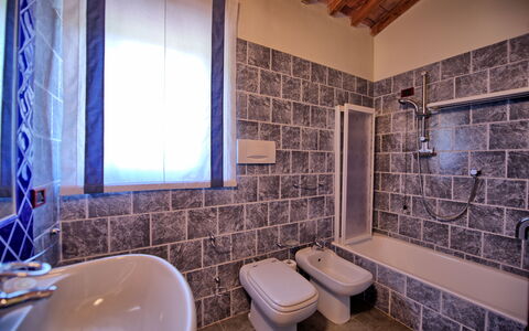 Accommodation Torre 3: Bathroom