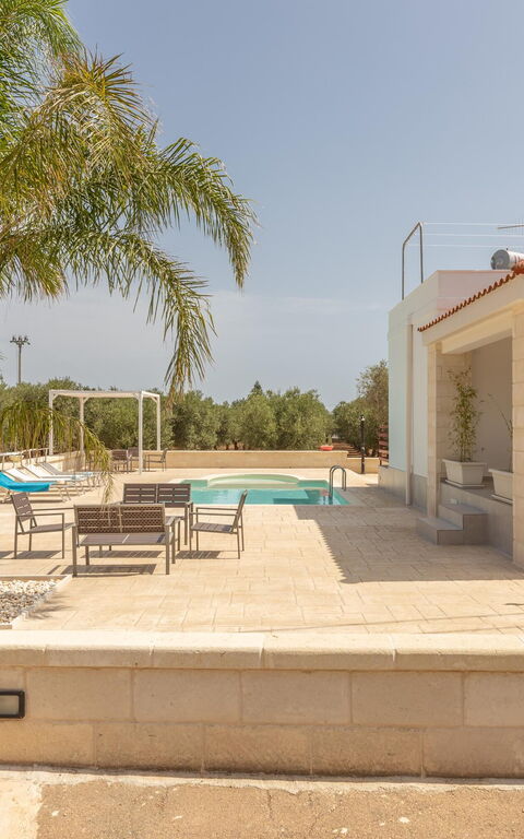 Villa Dolcevivere: Building Exterior, Outdoor, Pool, Summer