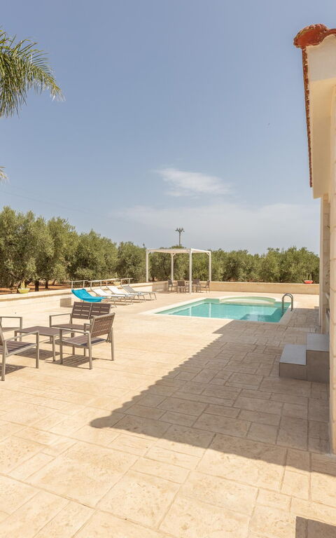 Villa Dolcevivere: Building Exterior, Outdoor, Pool, Summer