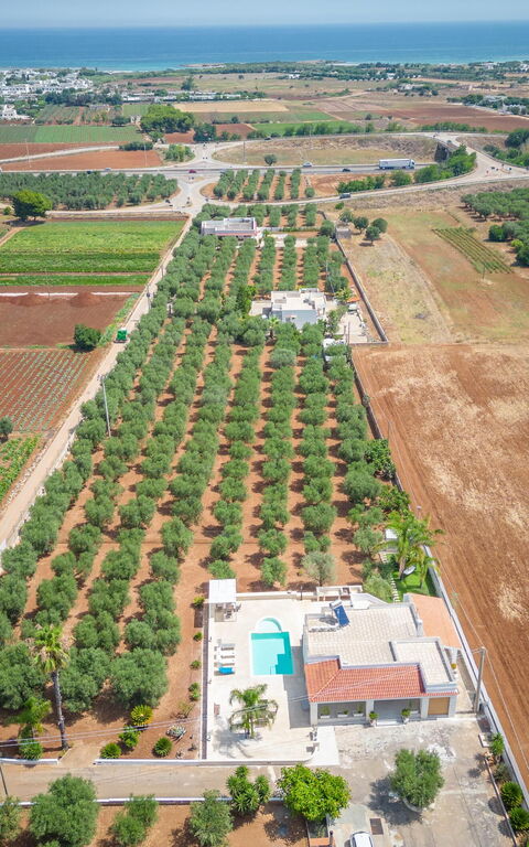 Villa Dolcevivere: Building Exterior, Outdoor, Scenic View, Summer