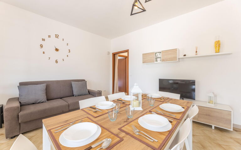 Villa Dolcevivere: Dining Room, Living Room