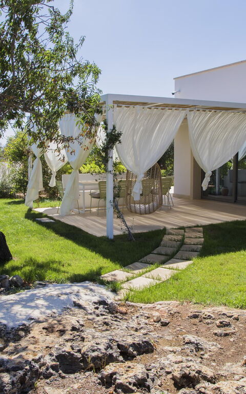 Villa Platino: Building Exterior, Garden, Outdoor