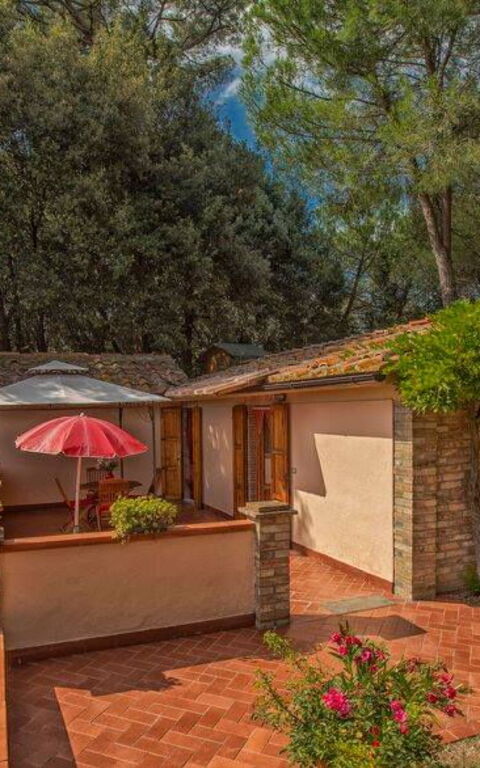 Leccino: Balcony / Terrace / Patio, Building Exterior, Outdoor