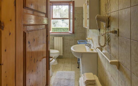 Accommodation Leccino 2: Bathroom