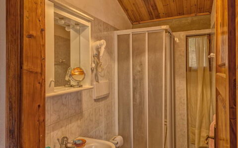 Accommodation Leccino 4: Bathroom