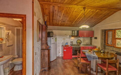 Accommodation Leccino 4: Dining Room, Kitchen