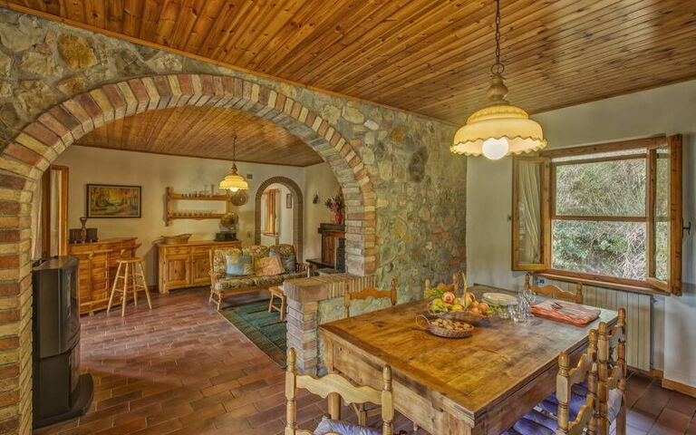 Accommodation Leccino 1: Dining Room, Kitchen