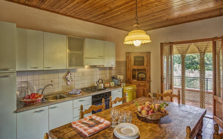 Accommodation Leccino 1: Dining Room, Kitchen