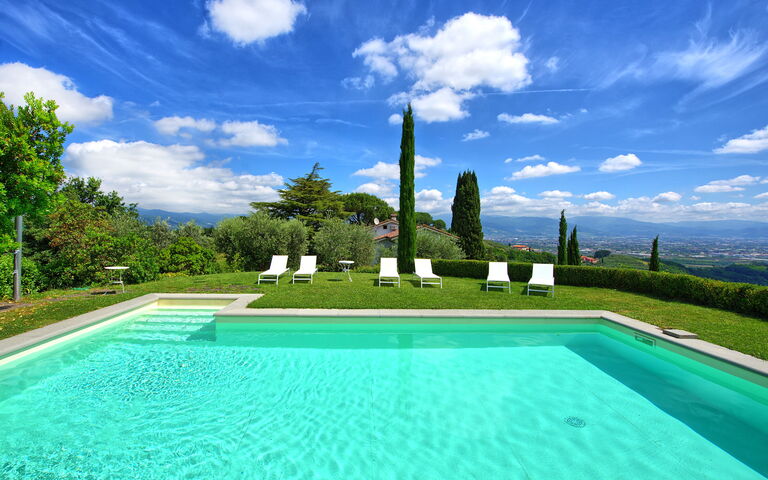 Villa Mami: Outdoor, Pool, Summer