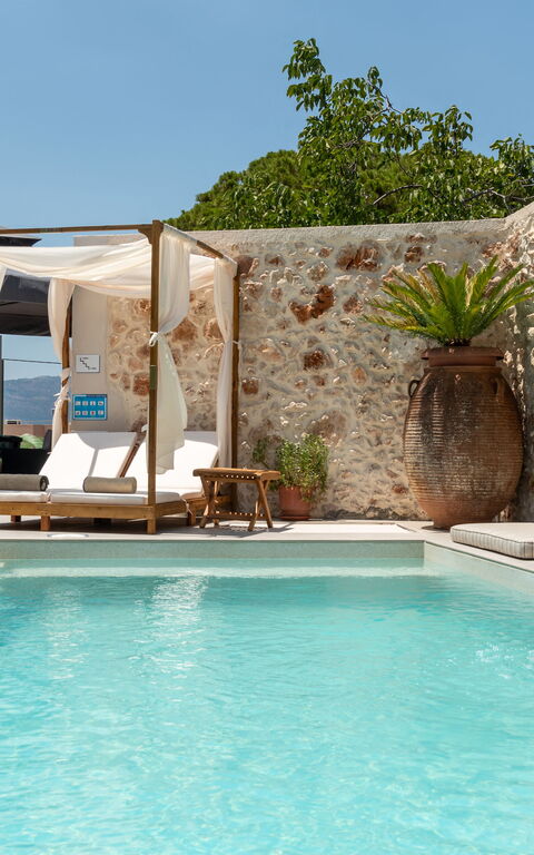 Villa Paul: Building Exterior, Outdoor, Pool