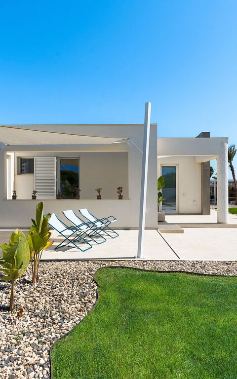 Villa Paradisus: Building Exterior, Garden, Outdoor