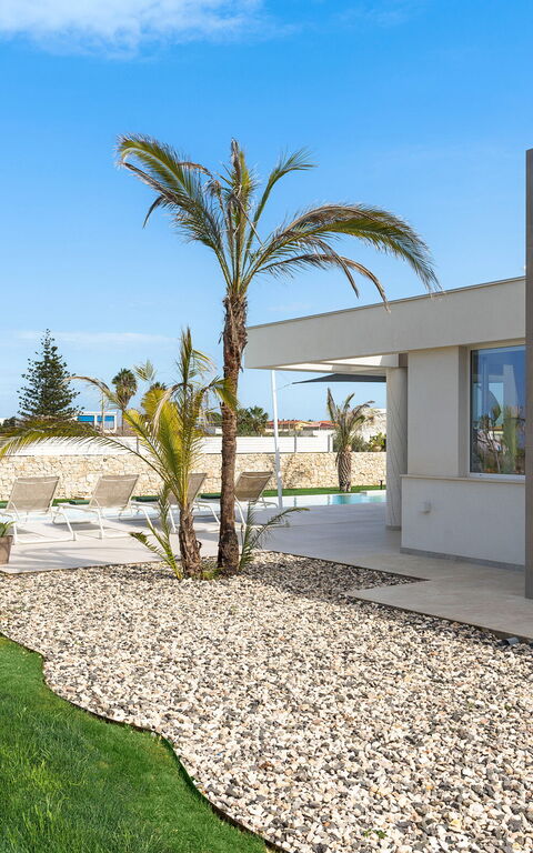 Villa Paradisus: Building Exterior, Garden, Outdoor