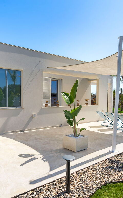 Villa Paradisus: Building Exterior, Garden, Outdoor