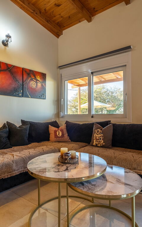 Villa Rose: Living Room