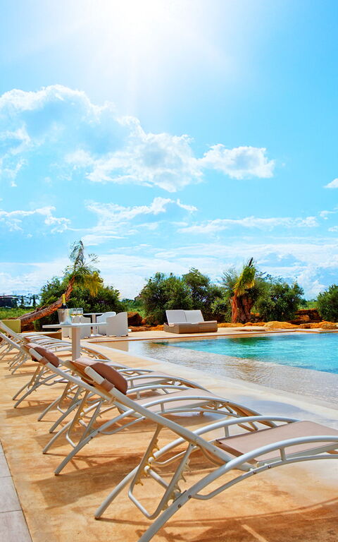 Villa Infinito: Building Exterior, Outdoor, Pool