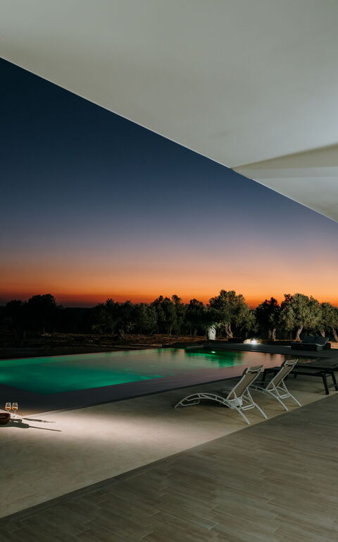 Villa Infinito: Balcony / Terrace / Patio, Building Exterior, Outdoor, Pool, Scenic View