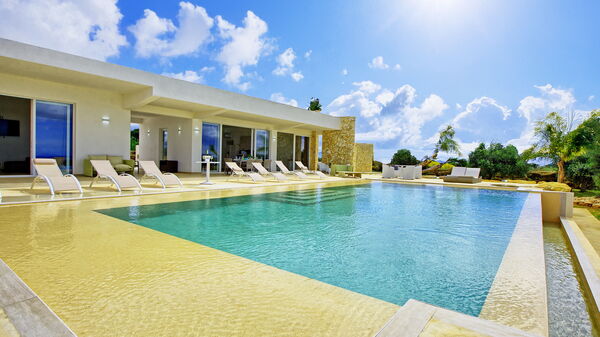 Villa Infinito: Building Exterior, Outdoor, Pool