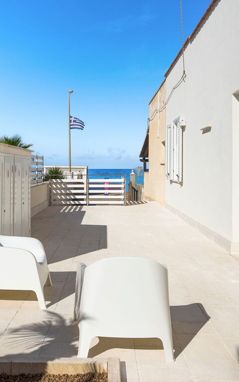 La Siesta: Building Exterior, Outdoor, Scenic View