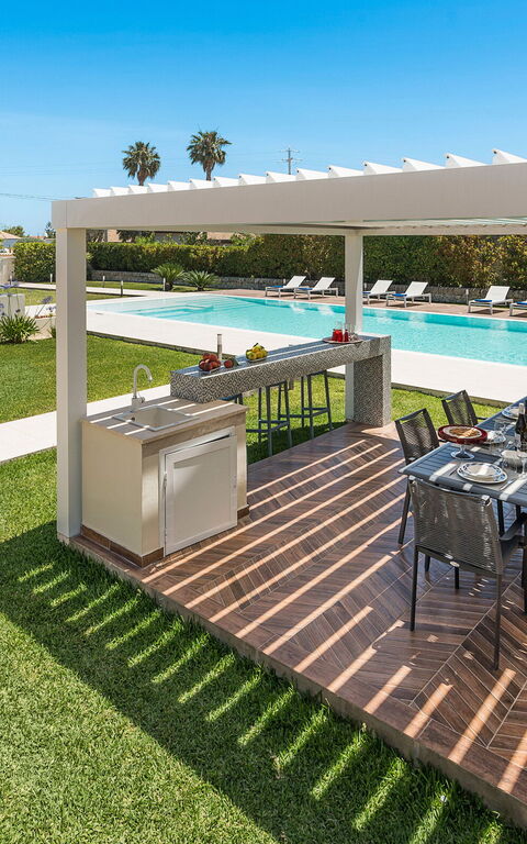 Villa Dilecta: Balcony / Terrace / Patio, Building Exterior, Garden, Outdoor, Pool