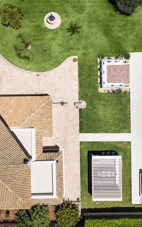 Villa Dilecta: Pool, Scenic View