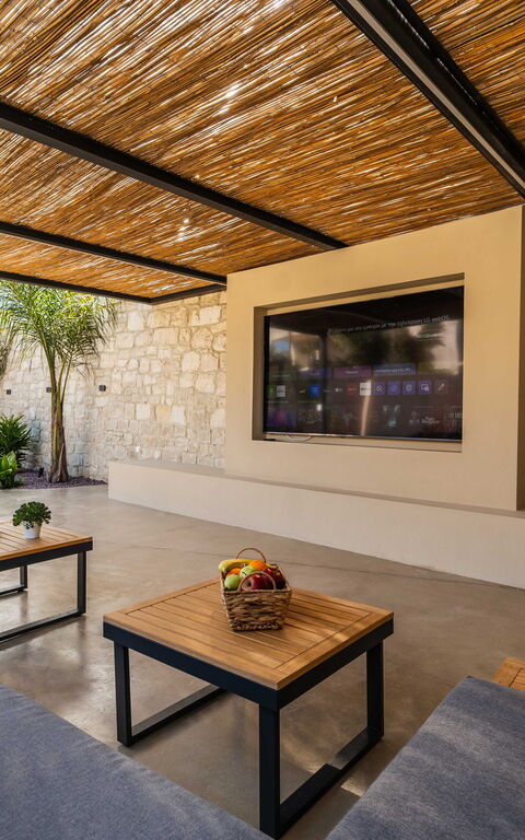 Villa Serenity: Balcony / Terrace / Patio, Outdoor