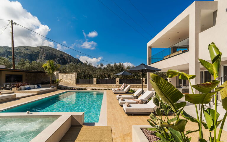 Villa Serenity: Garden, Outdoor, Pool