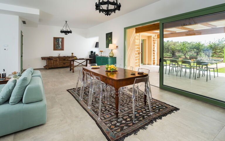 Villa Cavalè: Dining Room, Living Room