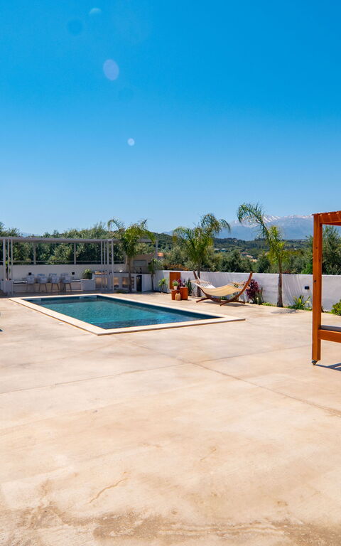 Christianna Apartments: Outdoor, Pool