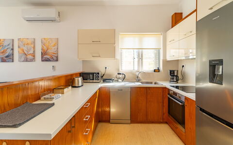 Accommodation Christianna Apartments 1: Dining Room, Kitchen, Living Room