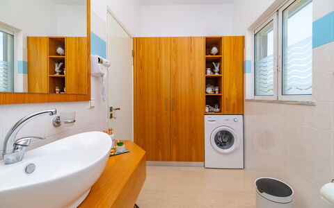 Accommodation Christianna Apartments 2: Bathroom