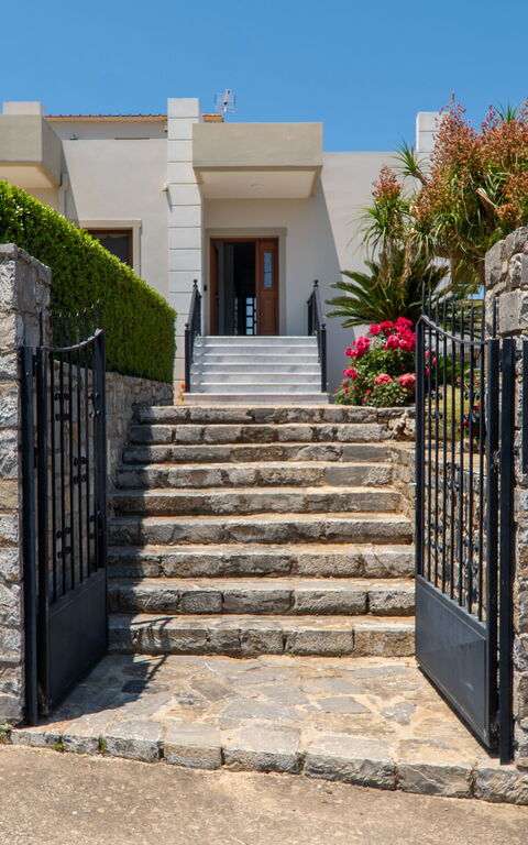 Villa Aetheria: Main Entrance